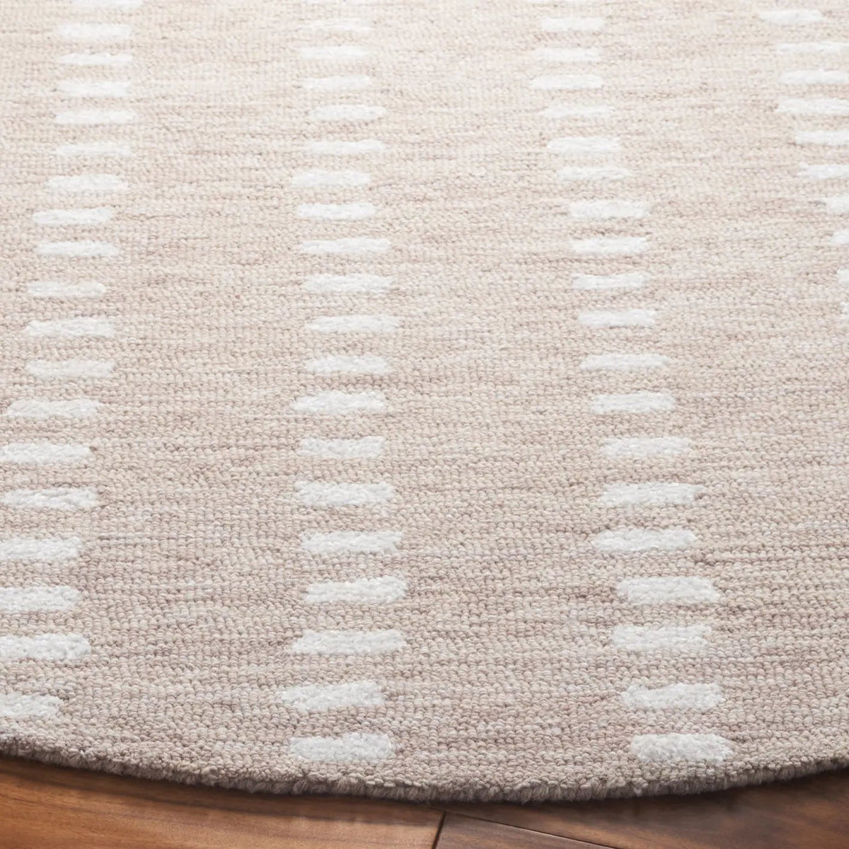 Safavieh Abstract 5'-0" x 5'-0" Rug in Beige / Ivory