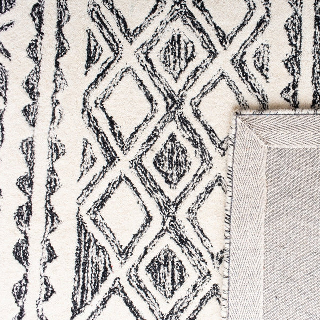 Safavieh Abstract Abt557A Ivory/Black Rug.