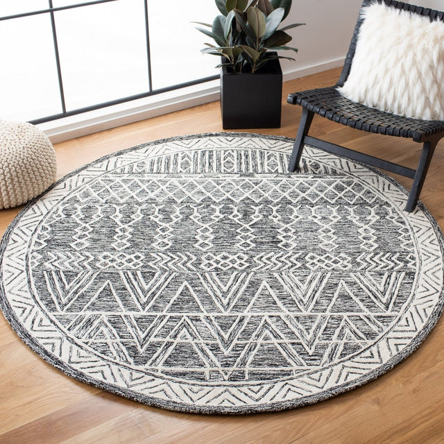 Safavieh Abstract Abt558A Ivory/Black Rug.