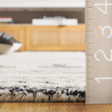 Safavieh Abstract Abt559Z Black/Ivory Rug.