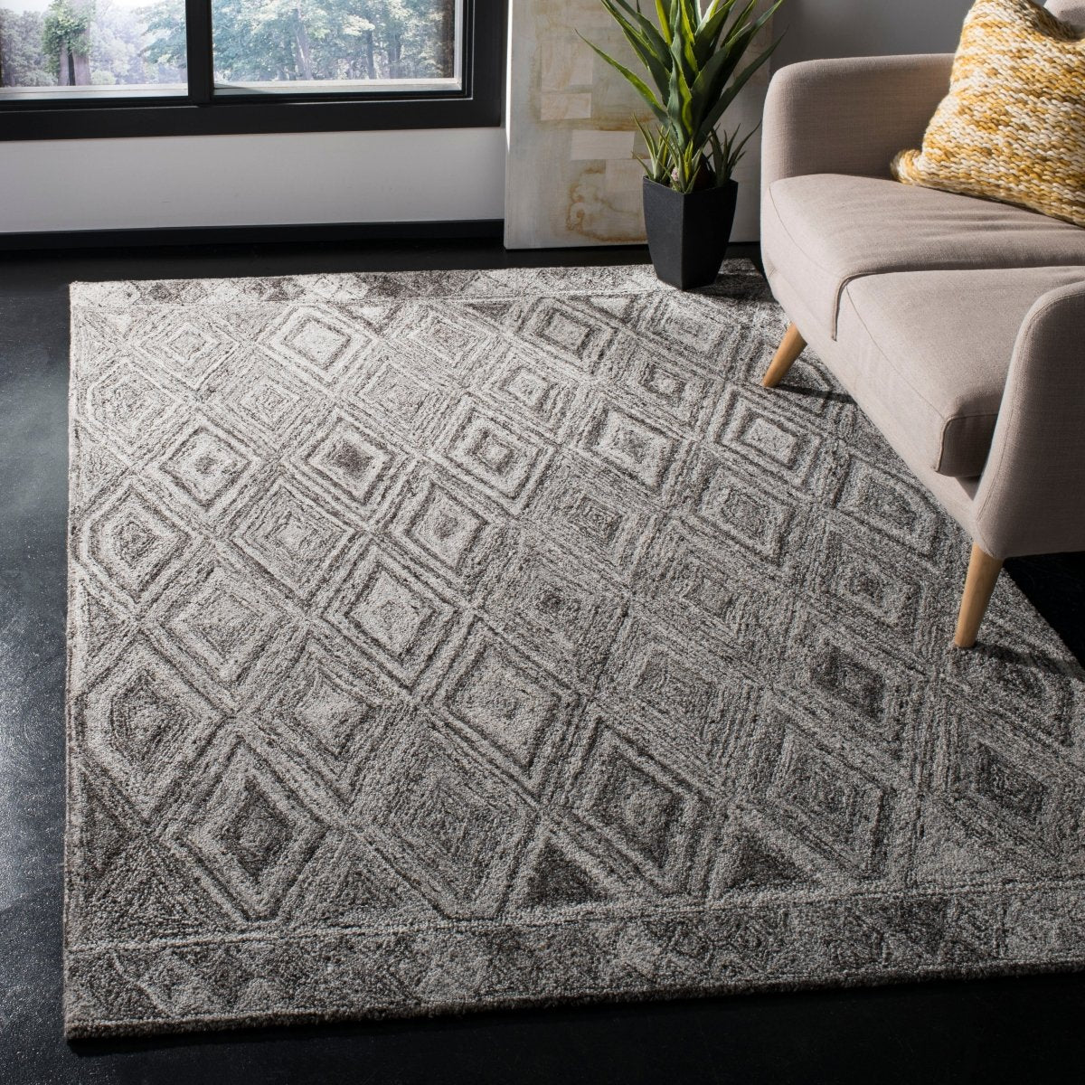 Safavieh Abstract Abt618F Grey/Black Rug.