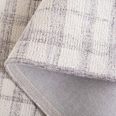 Safavieh Abstract 4'-0" x 6'-0" Rug in Ivory / Silver