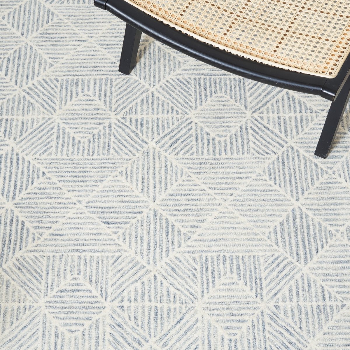 Safavieh Abstract Abt763F Grey/Ivory Rug.