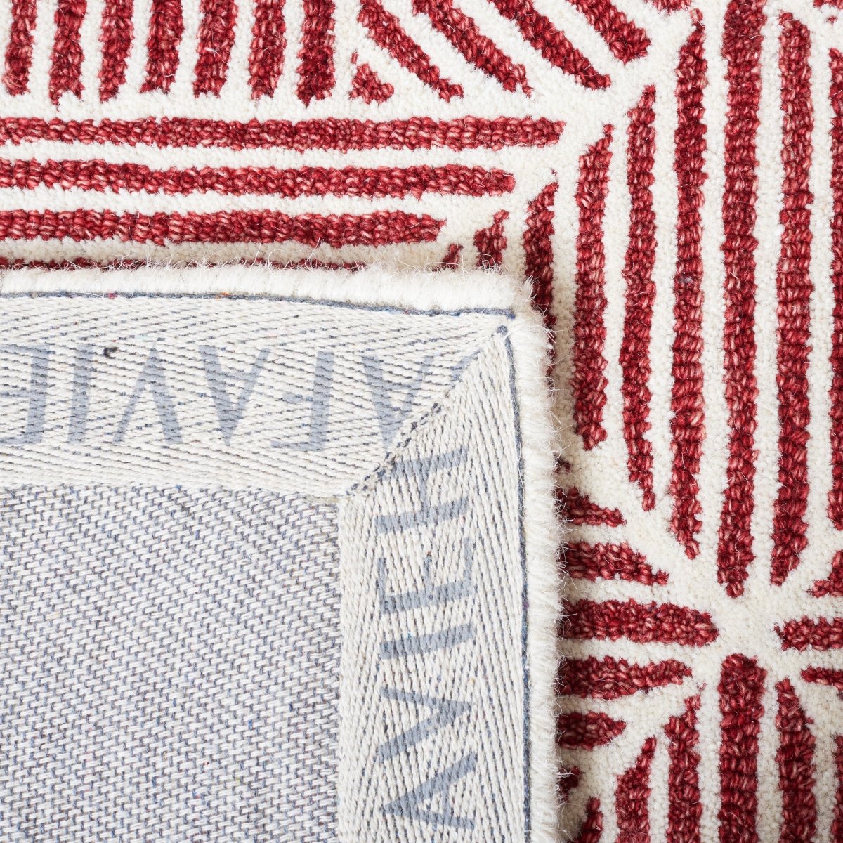 Safavieh Abstract Abt763Q Red/Ivory Rug.