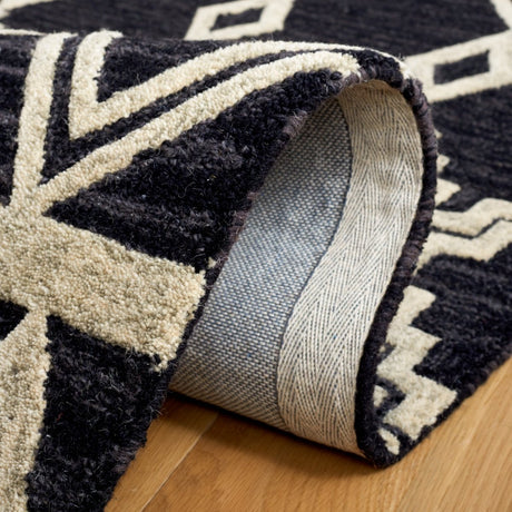 Safavieh Abstract Abt851Z Black/Ivory Rugs.