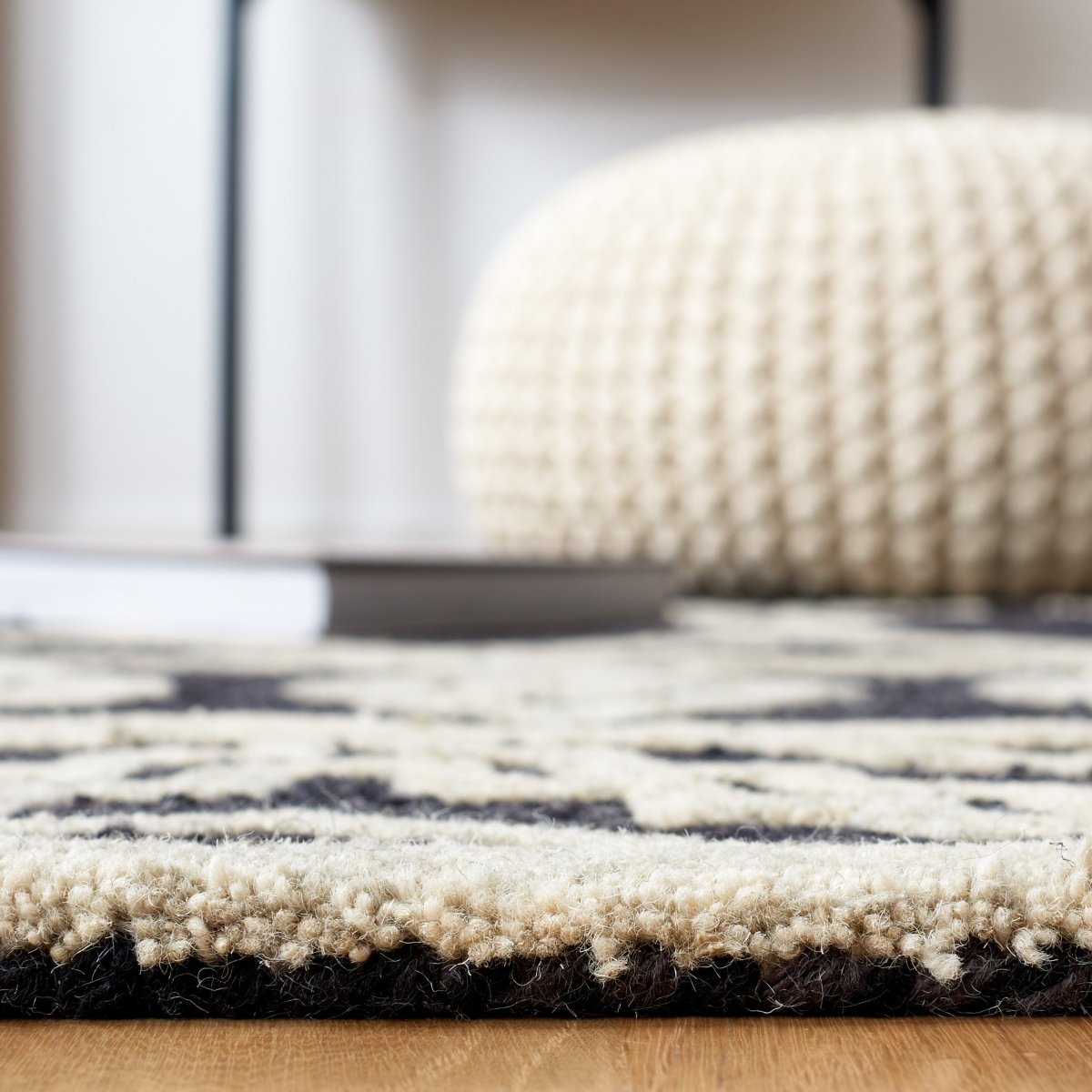 Safavieh Abstract Abt851Z Black/Ivory Rugs.