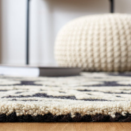 Safavieh Abstract Abt851Z Black/Ivory Rugs.