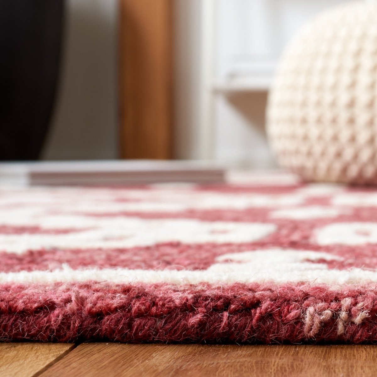 Safavieh Abstract Abt852Q Red/Ivory Rugs.