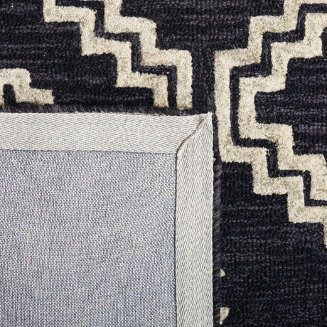 Safavieh Abstract Abt852Z Black/Ivory Rug.
