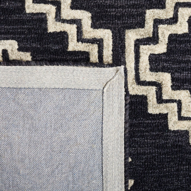 Safavieh Abstract Abt852Z Black/Ivory Rug.