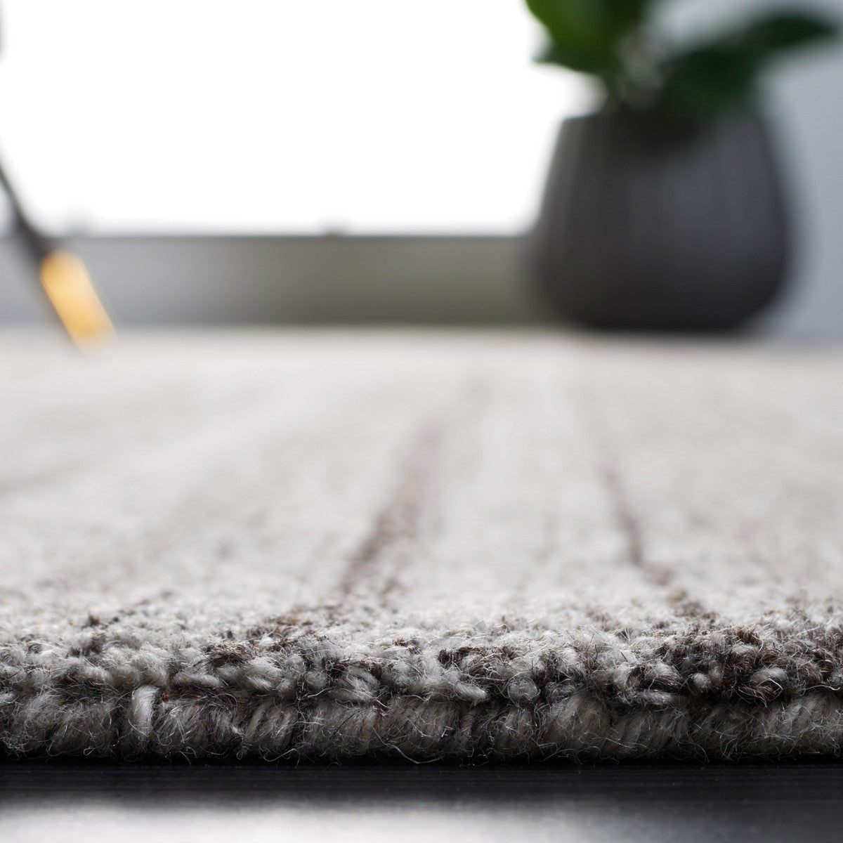 Safavieh Abstract Abt901F Grey Rug.