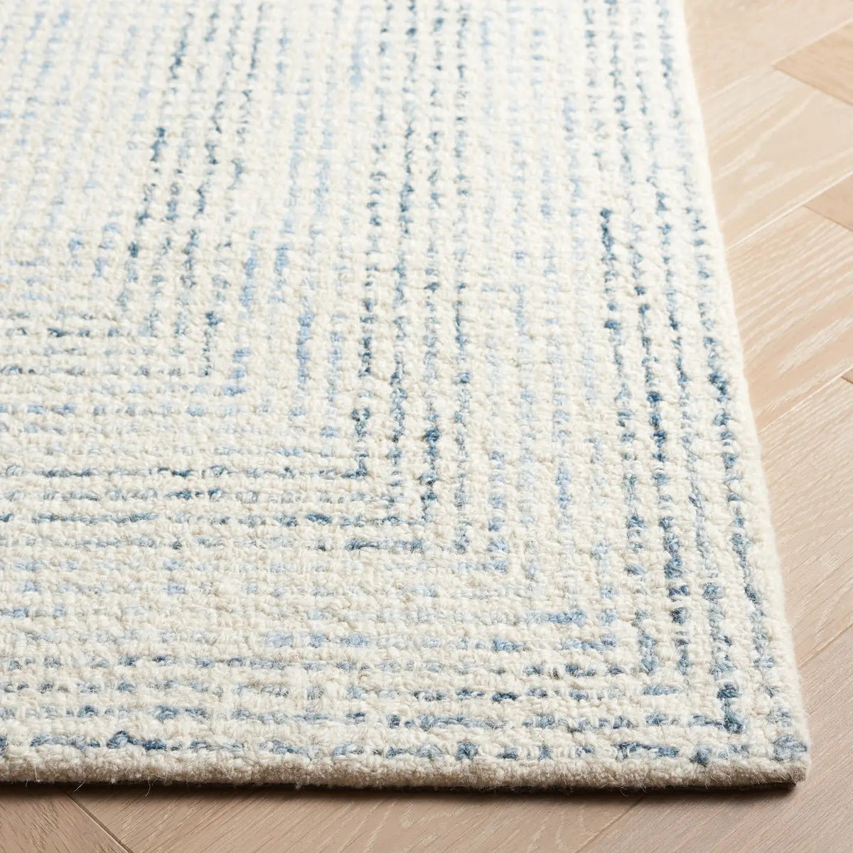 Safavieh Abstract 4'-0" x 6'-0" Rug in Ivory / Blue