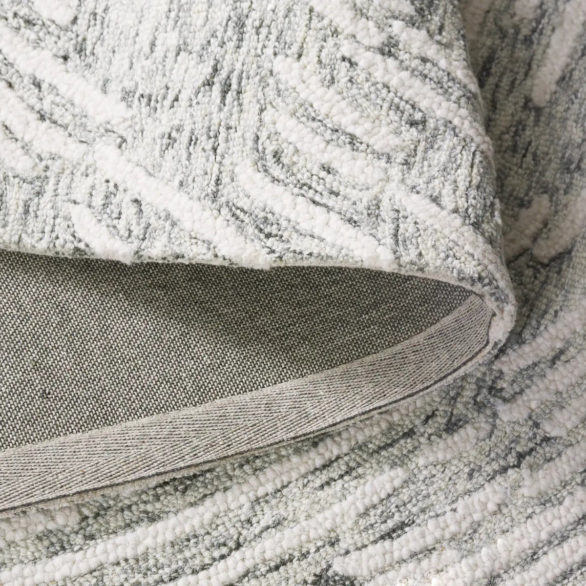 Safavieh Abstract 4'-0" x 6'-0" Rug in Grey / Ivory