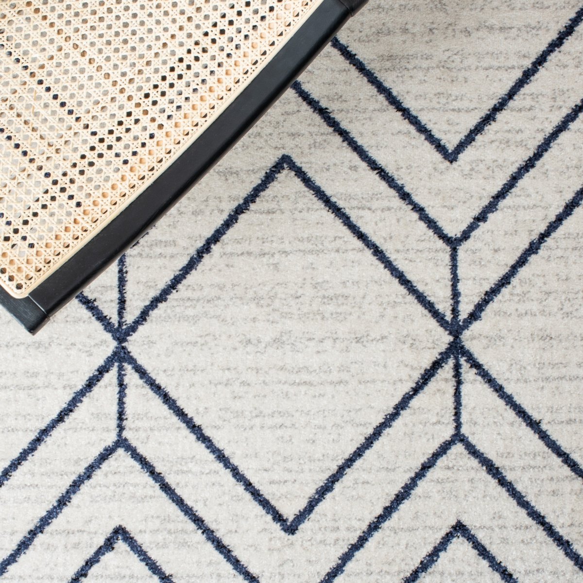 Safavieh Adirondack Adr241N Light Grey/Navy Rugs.