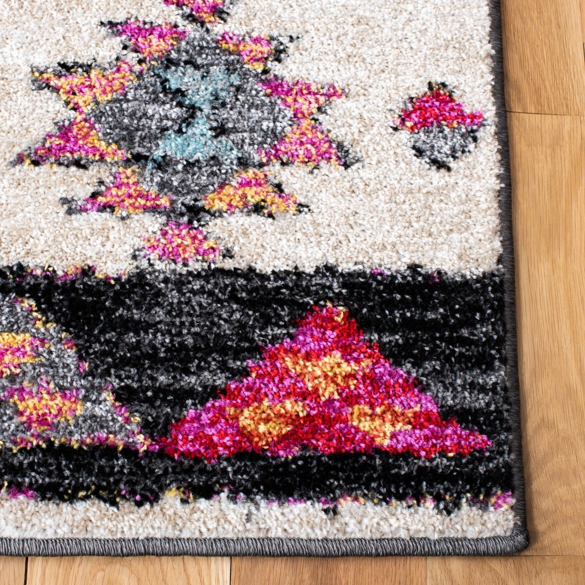 Safavieh Adirondack Adr245Z Black/Red Rugs.