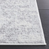 Safavieh Amelia 700 4'-0" x 6'-0" Rug in Ivory / Light Grey