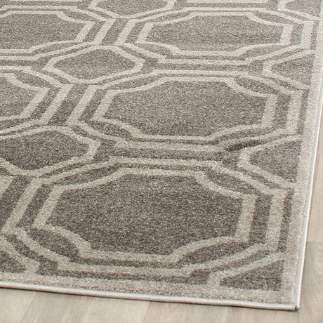 Safavieh Amherst Amt411C Grey / Light Grey Rugs.
