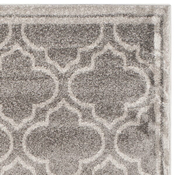 Safavieh Amherst Amt412C Grey / Light Grey Rugs.