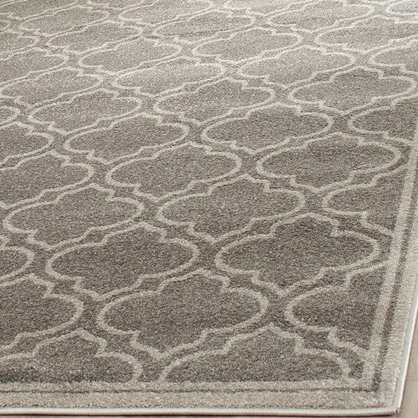 Safavieh Amherst Amt412C Grey / Light Grey Rugs.