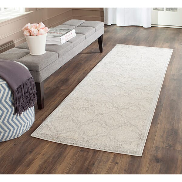 Safavieh Amherst Amt412E Ivory / Light Grey Rugs.