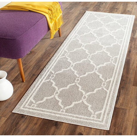 Safavieh Amherst Amt414B Light Grey / Ivory Rugs.