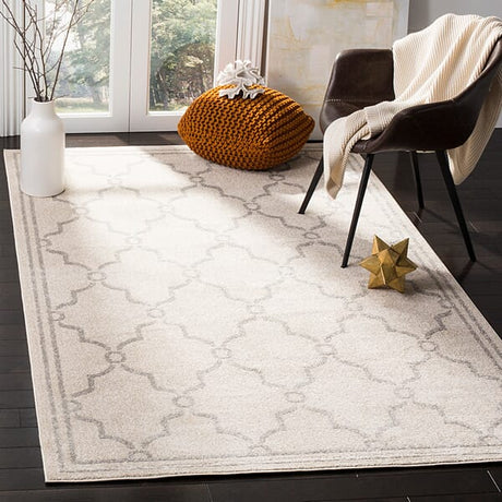 Safavieh Amherst Amt414E Ivory / Light Grey Rugs.