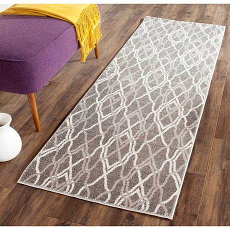 Safavieh Amherst Amt417C Grey / Light Grey Rugs.