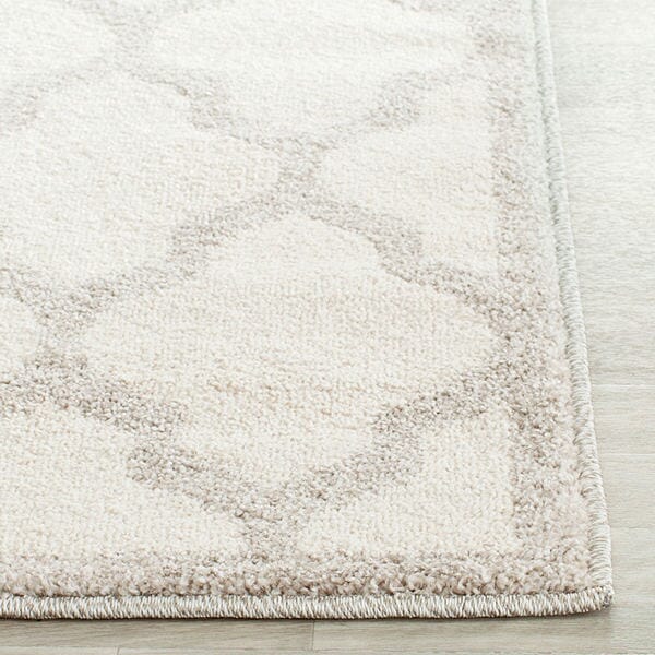 Safavieh Amherst Amt420E Beige / Light Grey Rugs.