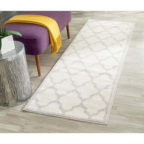 Safavieh Amherst Amt420E Beige / Light Grey Rugs.