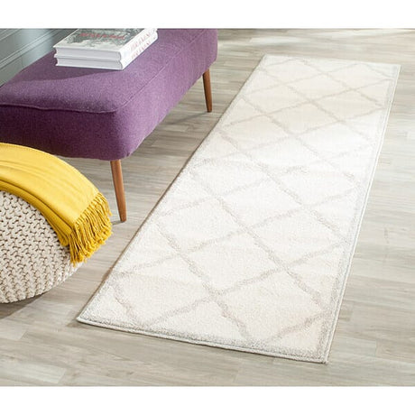 Safavieh Amherst Amt421E Beige / Light Grey Rugs.