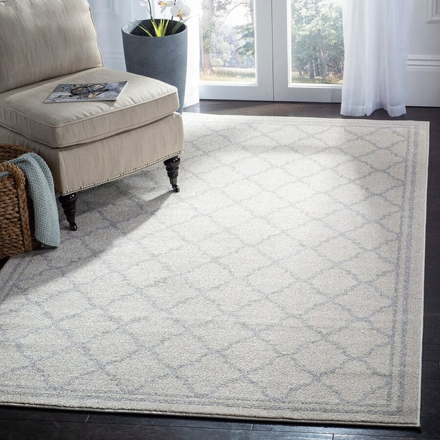 Safavieh Amherst Amt422E Beige / Light Grey Rugs.