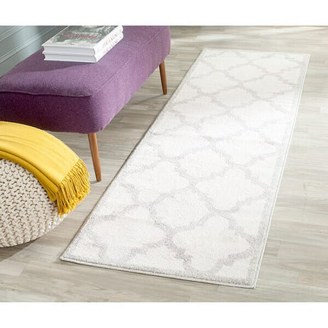 Safavieh Amherst Amt423E Beige / Light Grey Rugs.