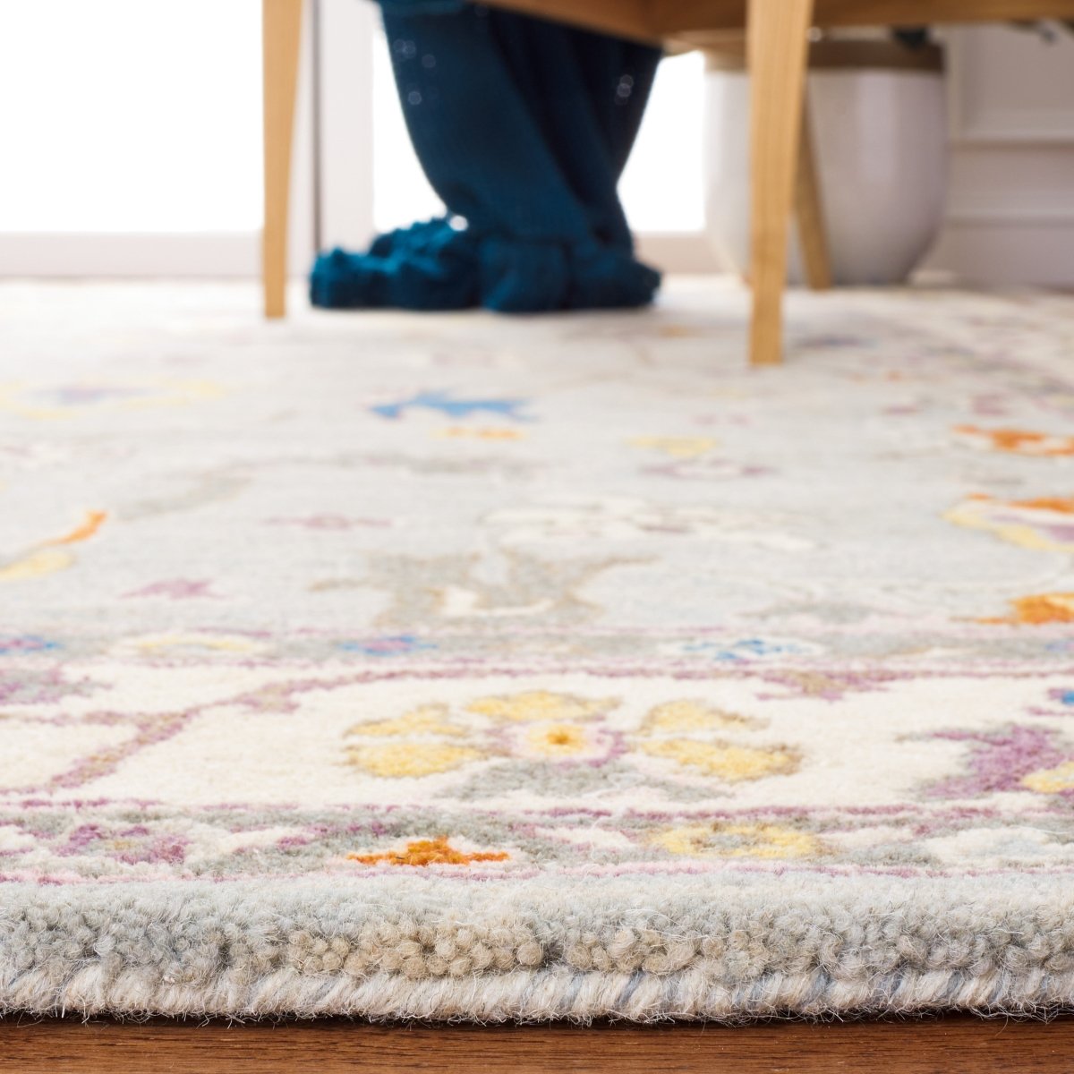 Safavieh Anatolia An513F Grey/Ivory Rug.