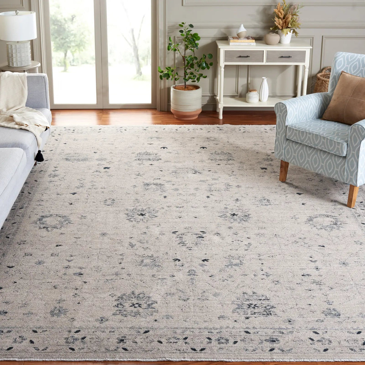 Safavieh Antique Patina 10'-0" x 12'-9" Rug in Ivory / Blue