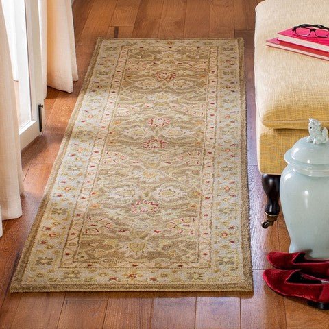 Safavieh Antiquities At822B Brown / Beige Rugs.