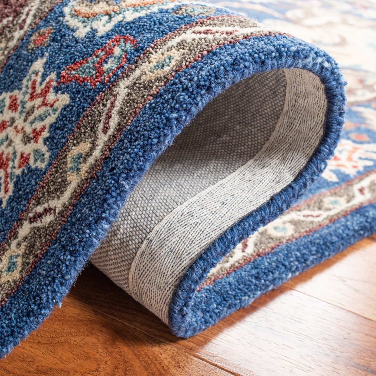 Safavieh Antiquity At520M Blue/Ivory Rugs.