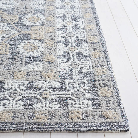 Safavieh Antiquity 4'-0" x 6'-0" Rug in Ivory / Brown