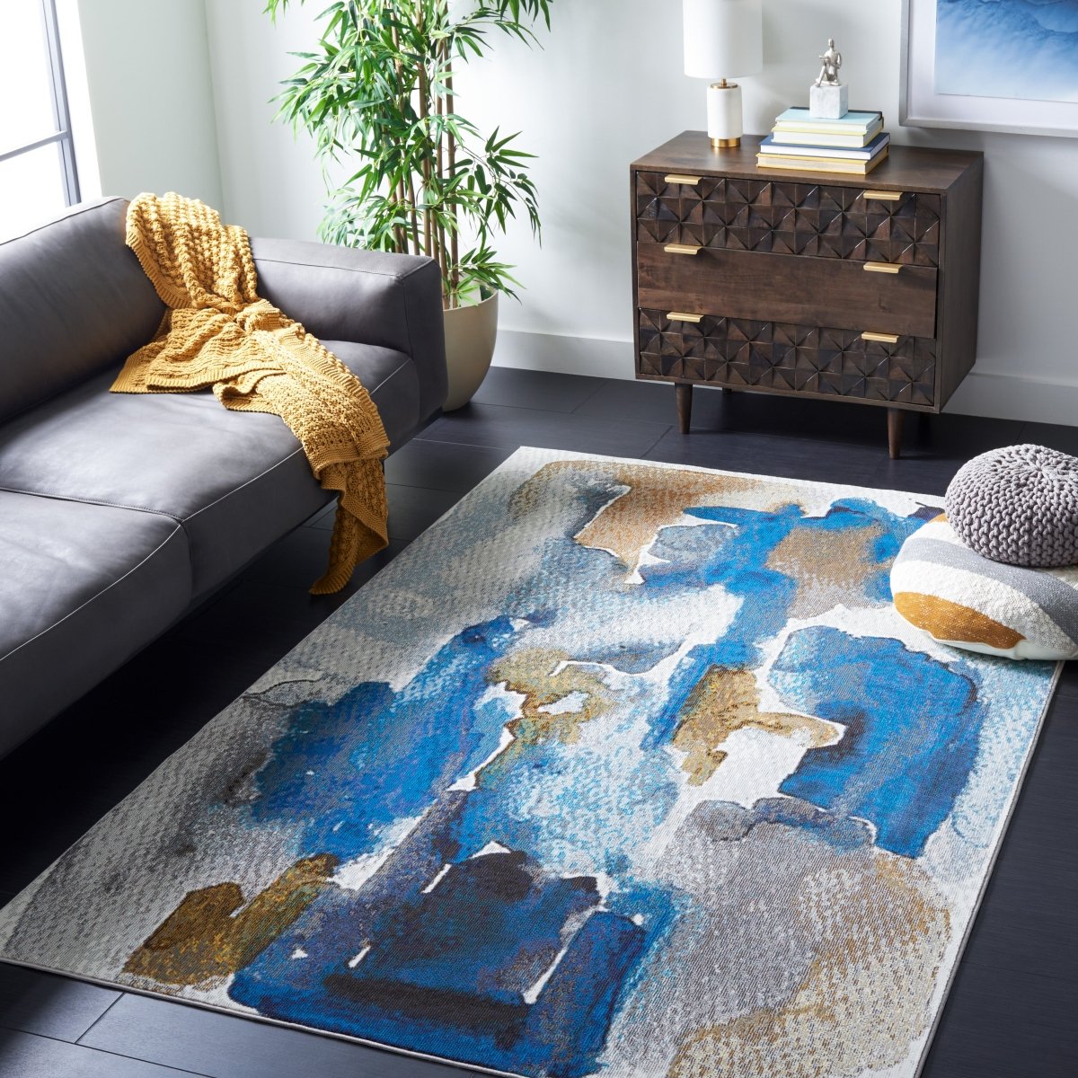 Safavieh Aria Ara110M Ivory/Navy Rugs.