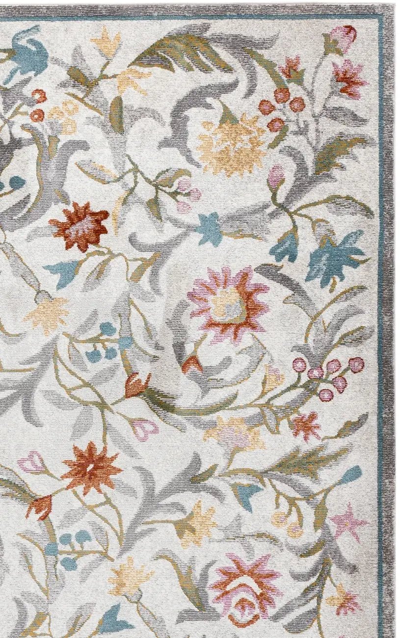 Safavieh Aria 5'-0" x 6'-7" Rug in Ivory / Grey