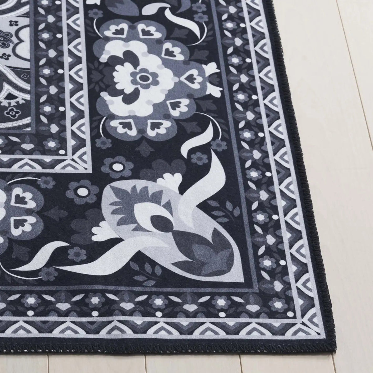 Safavieh Arizona 4'-0" x 6'-0" Rug in Black / Grey
