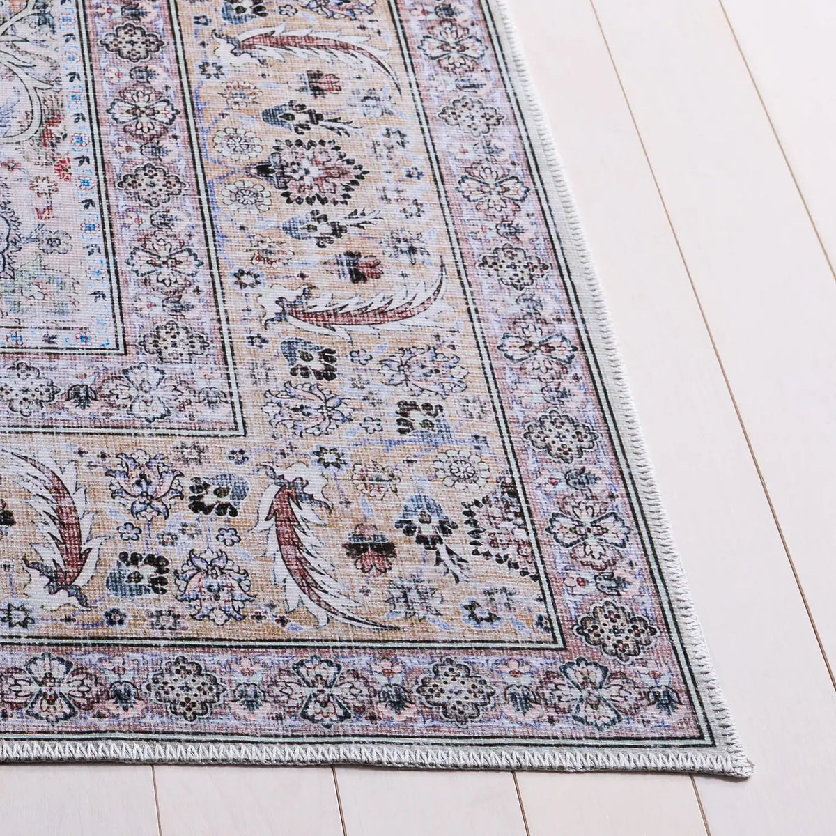 Safavieh Arizona 4'-0" x 6'-0" Rug in Light Green / Beige