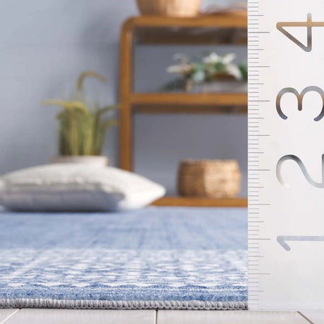 Safavieh Arizona 4'-0" x 6'-0" Rug in Blue / Ivory