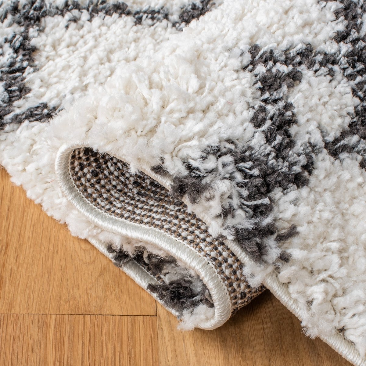 Safavieh Arizona Shag Asg741Z Ivory/Black Rug.