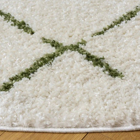 Safavieh Arizona Shag 6'-7" x 6'-7" Rug in Ivory / Green