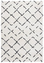 Safavieh Arizona Shag 4'-0" x 6'-0" Rug in Ivory / Black