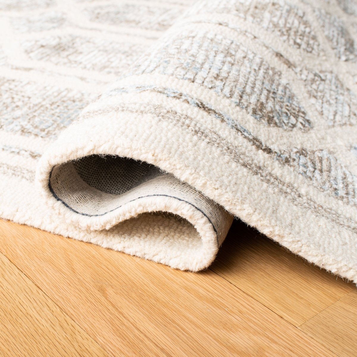 Safavieh Artistry Arr665B Ivory/Beige Rug.