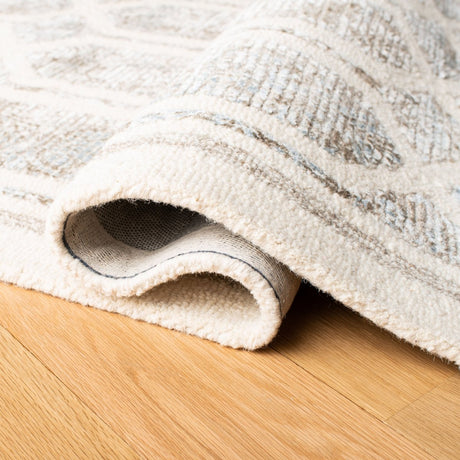 Safavieh Artistry Arr665B Ivory/Beige Rug.