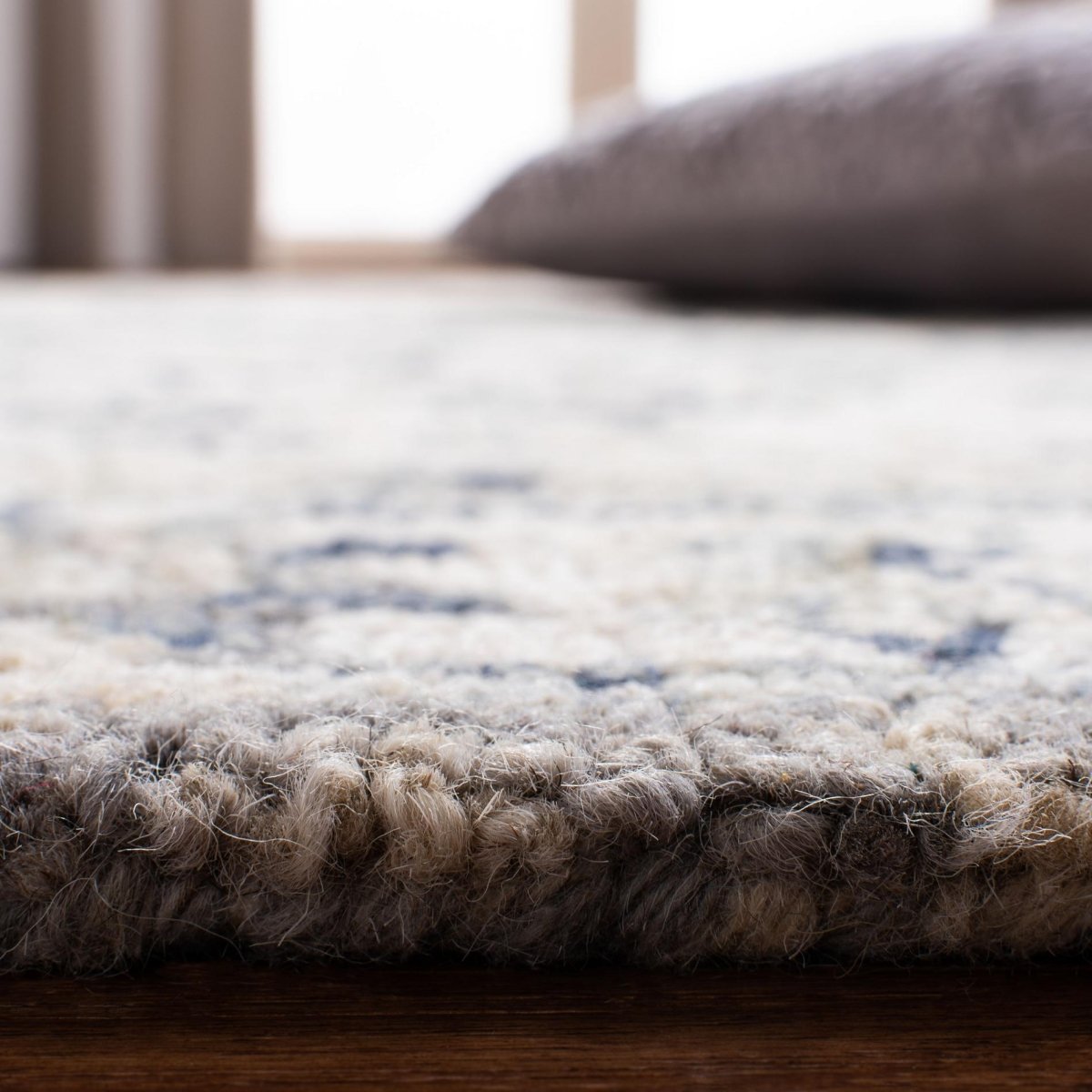 Safavieh Aspen Apn125A Ivory/Blue Rugs.