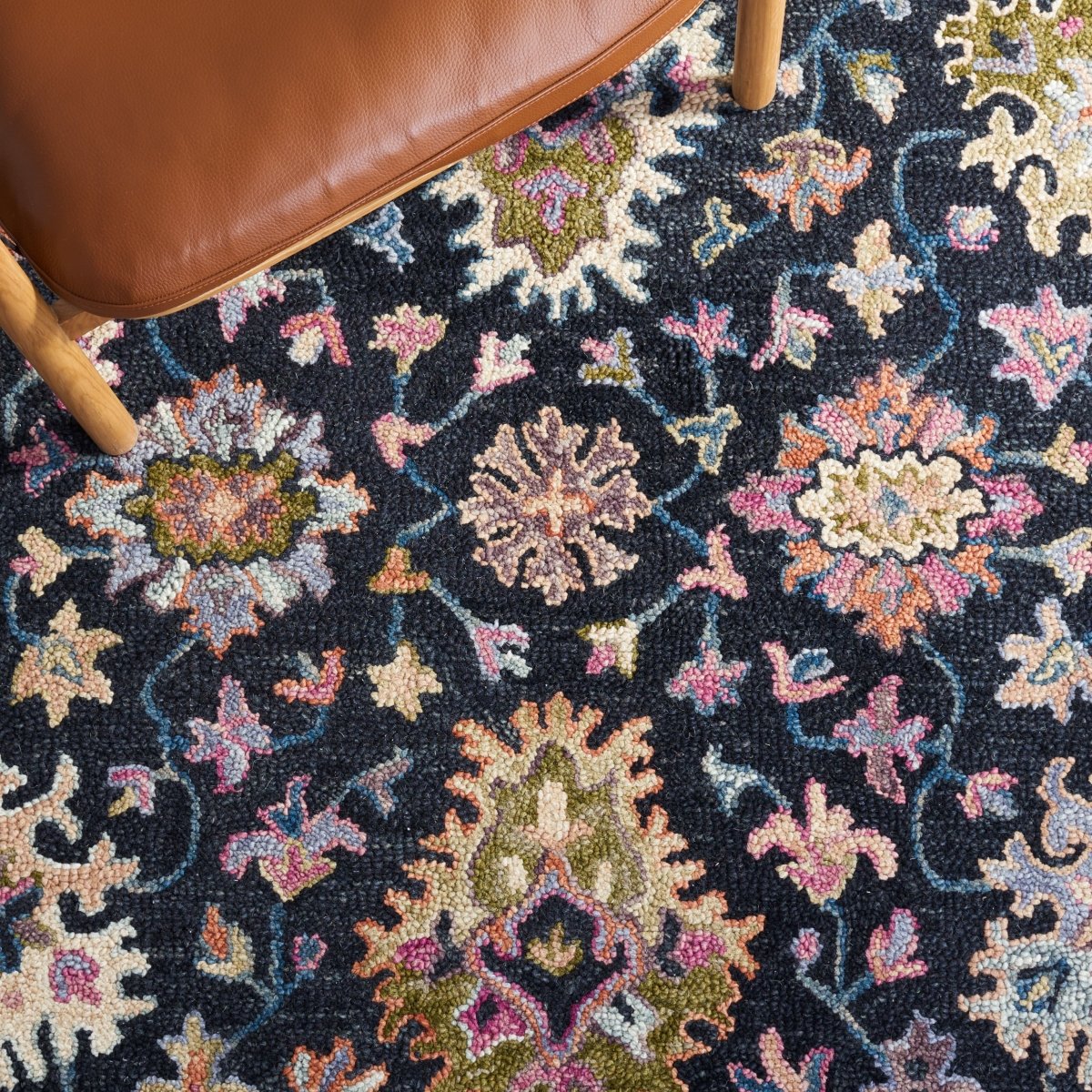 Safavieh Aspen Apn136Z Black/Light Blue Rug.