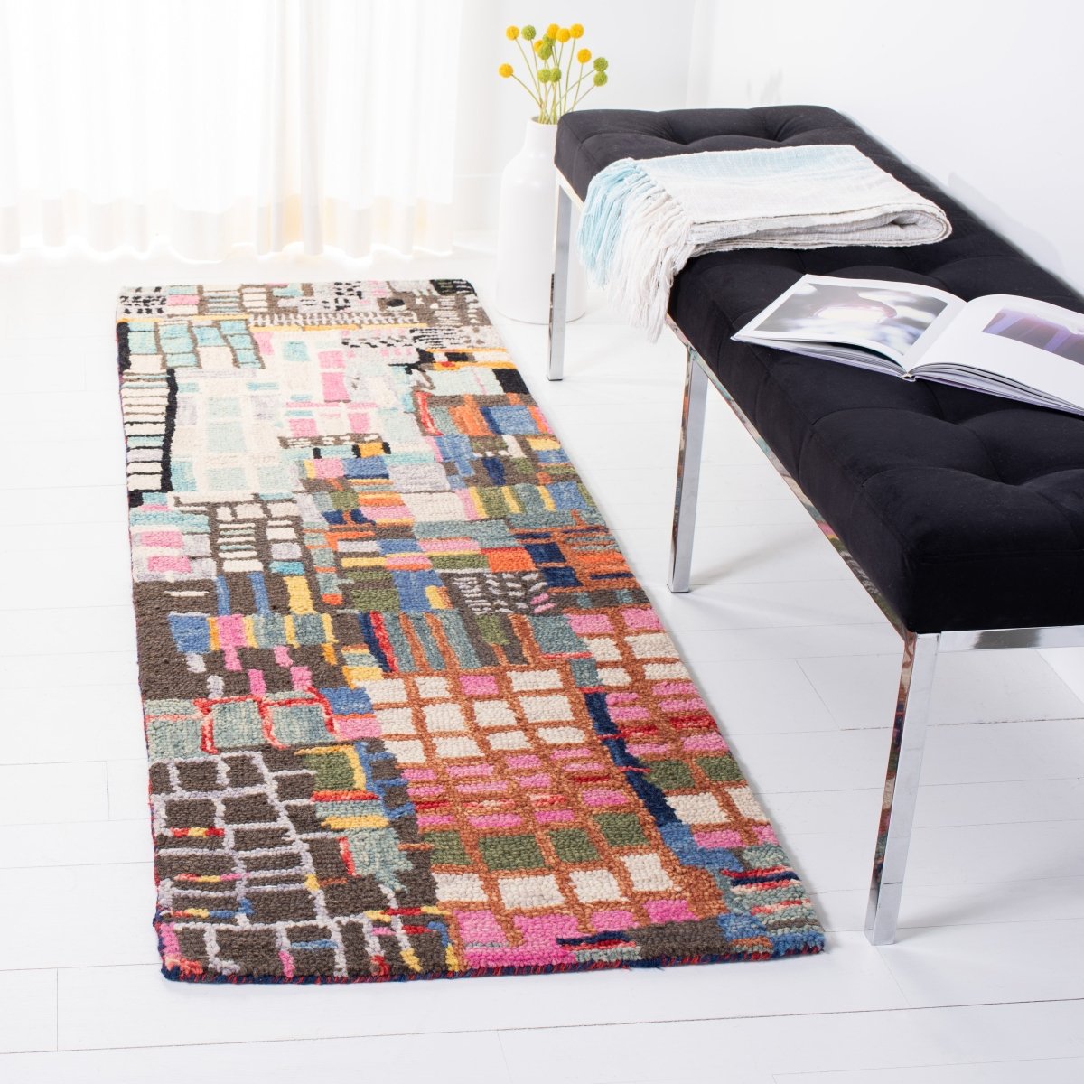 Safavieh Aspen Apn517A Ivory/Black Rug.